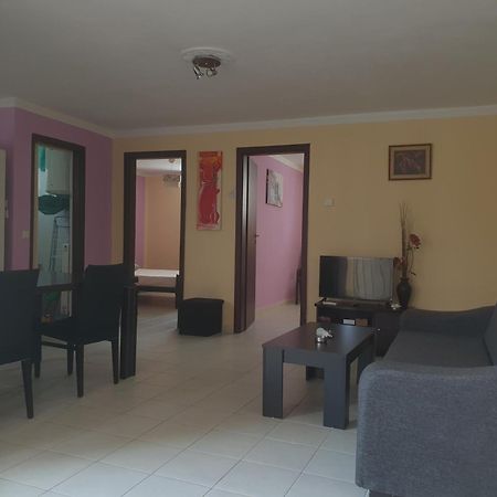 Plaza Apartments Неа-Врасна Экстерьер фото